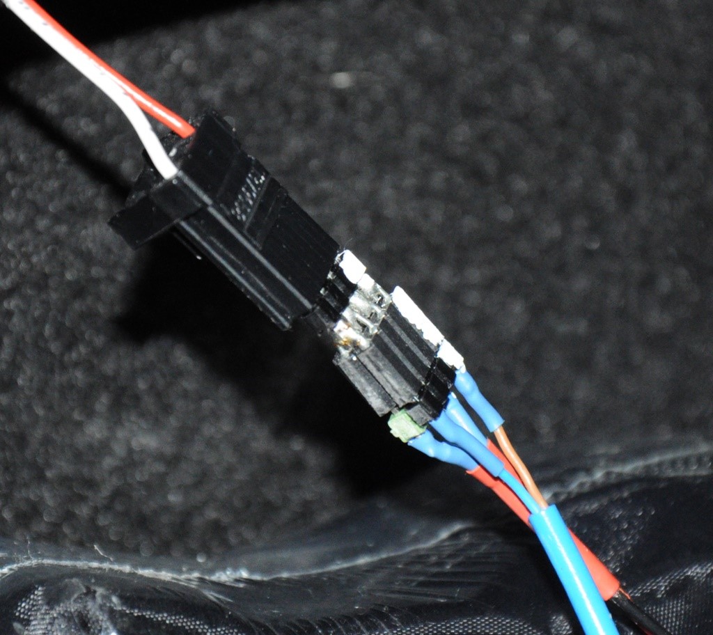 Stecker für zwei Kofferraumlichter