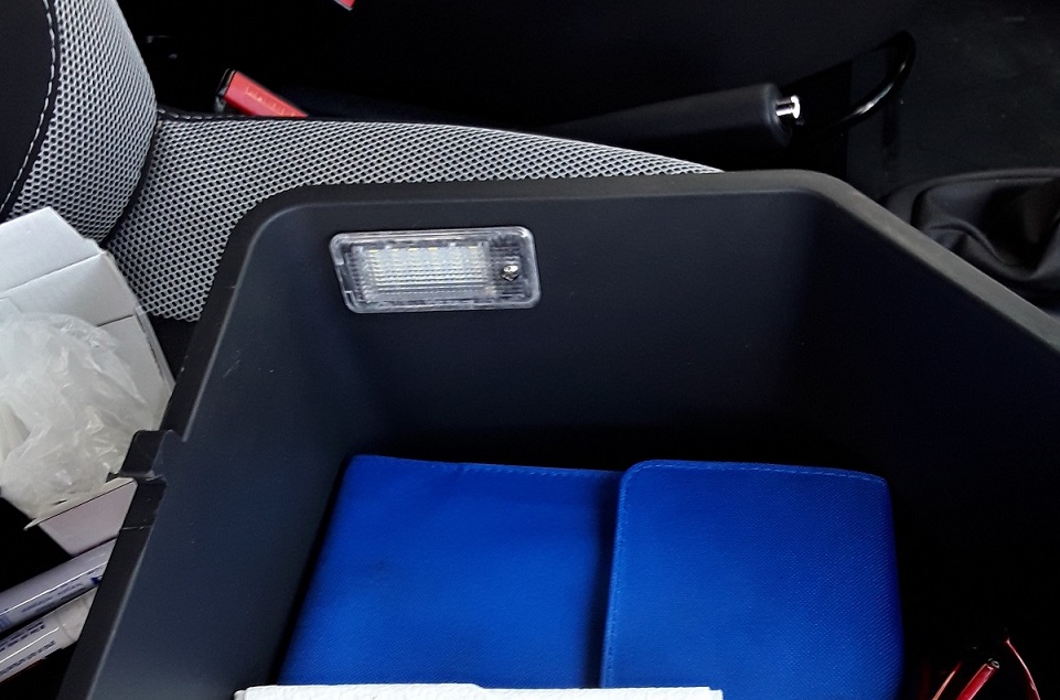 Beleuchtung Handschuhfach 2