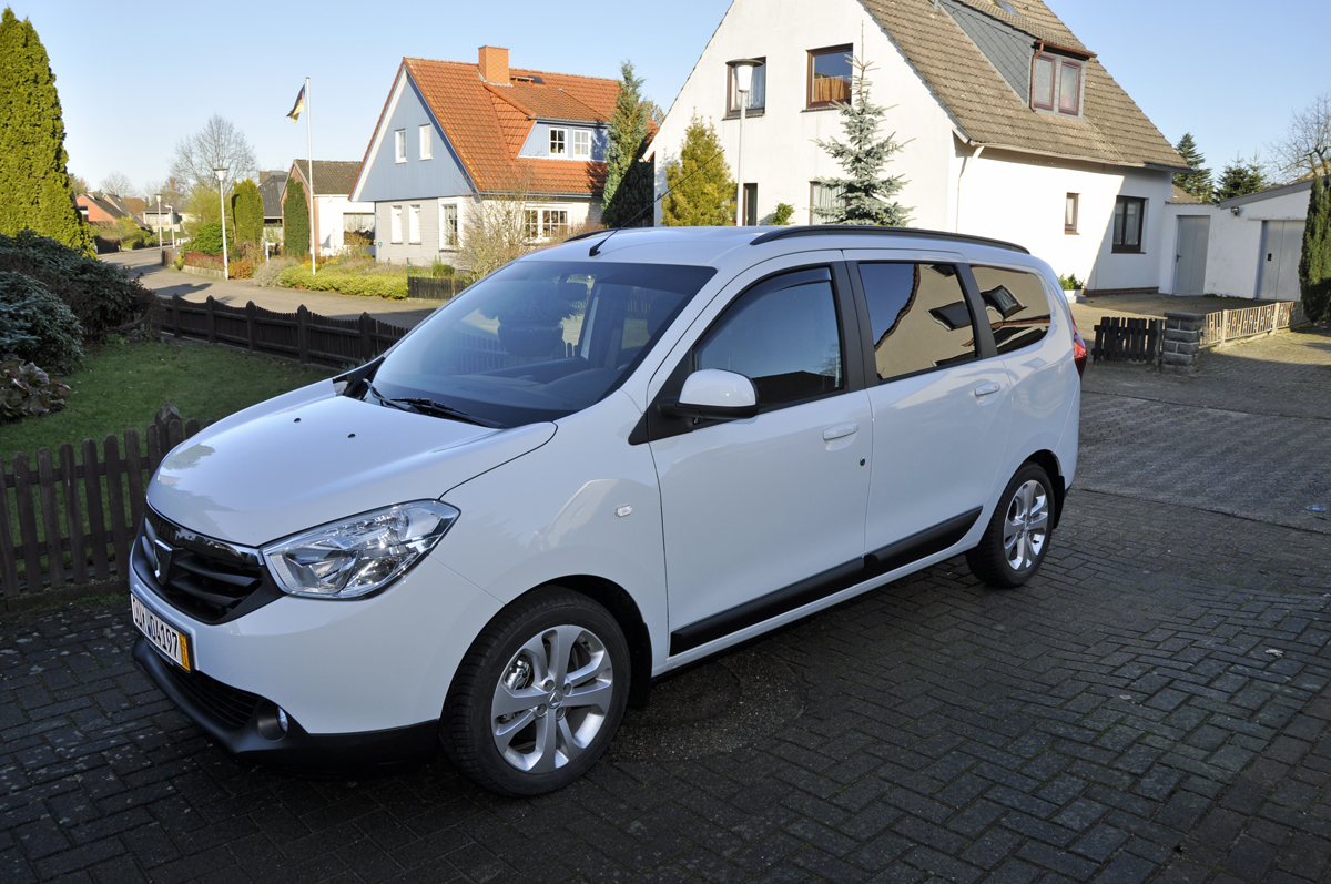 von vorne links