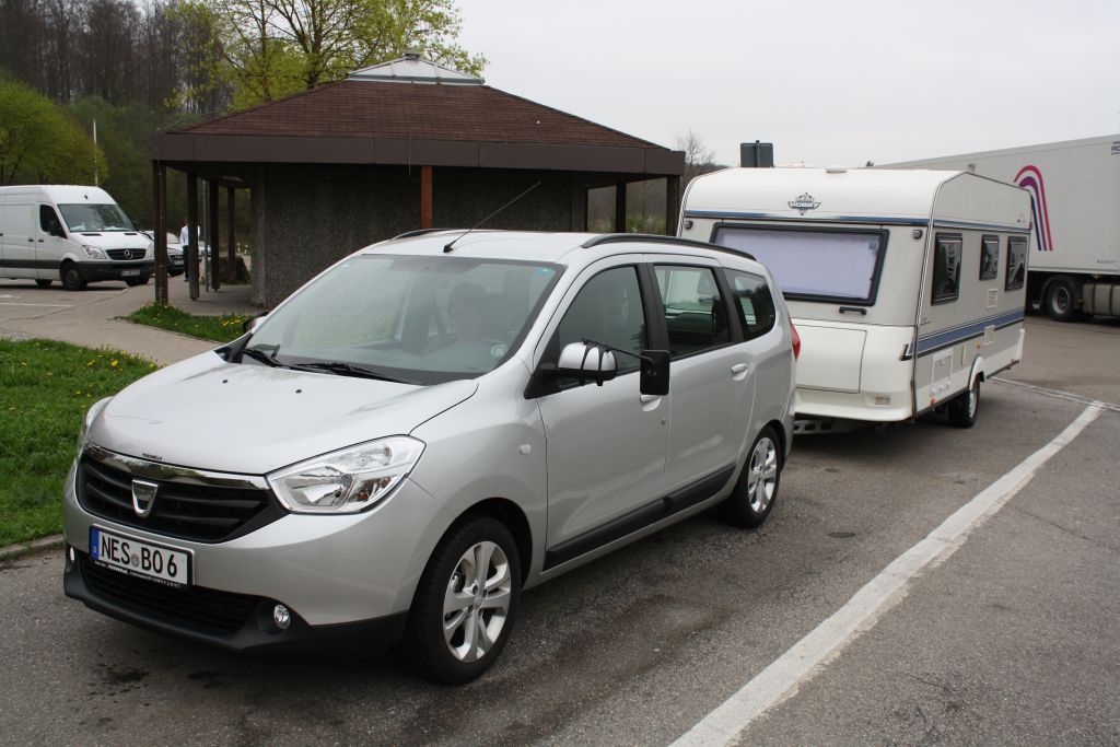 Lodgy mit Wohnanhänger